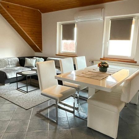 Villa Lili Apartments Balatonkeresztúr Eksteriør bilde
