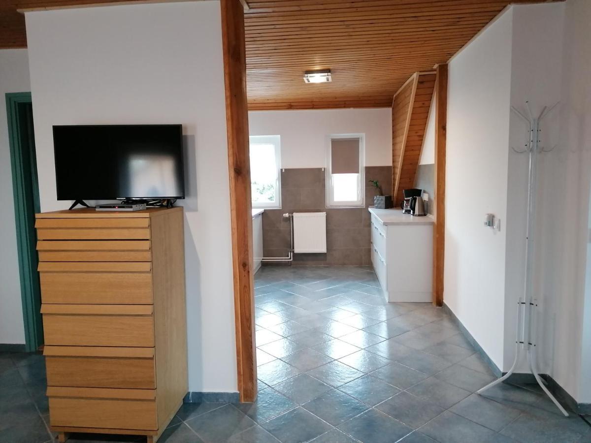 Villa Lili Apartments Balatonkeresztúr Eksteriør bilde