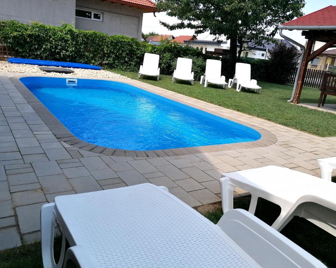 Villa Lili Apartments Balatonkeresztúr Eksteriør bilde