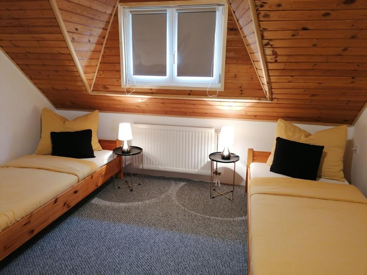 Villa Lili Apartments Balatonkeresztúr Eksteriør bilde