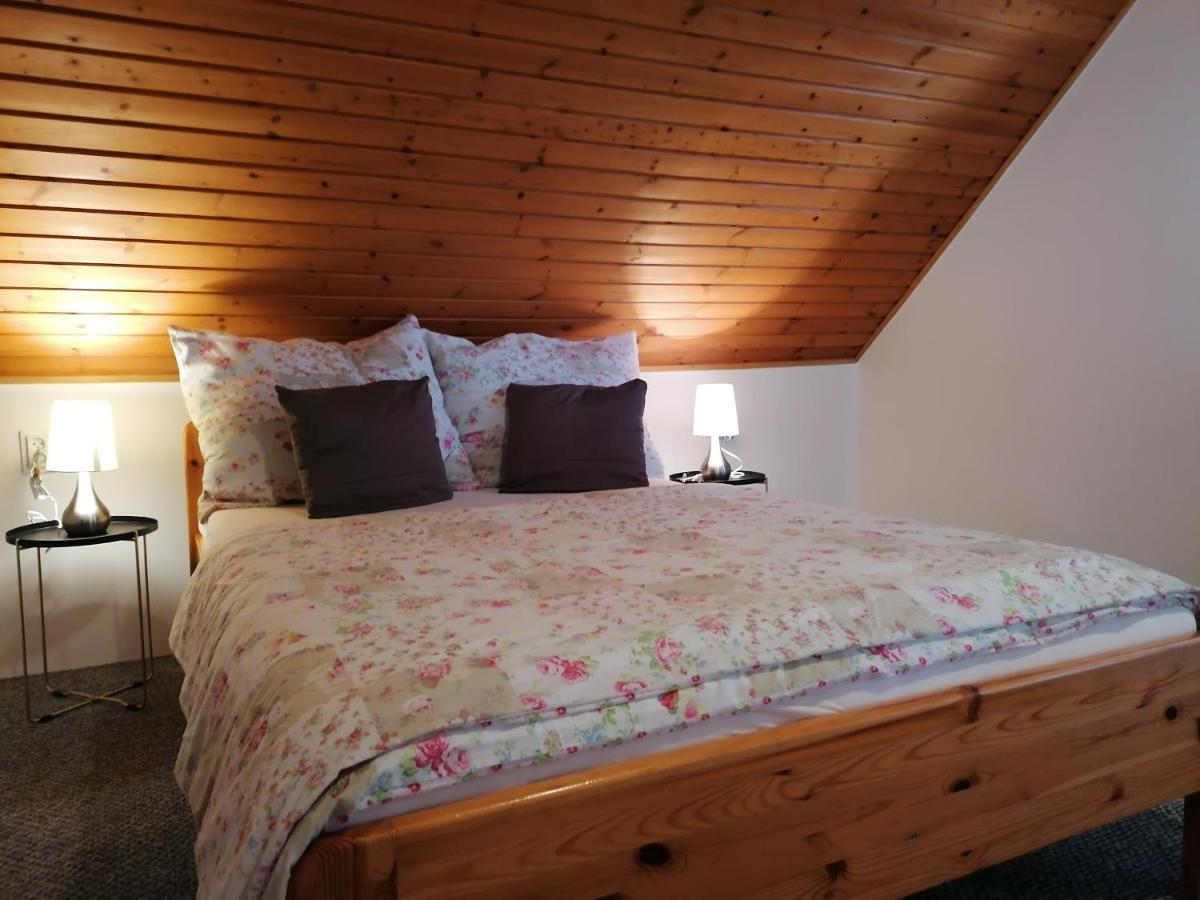Villa Lili Apartments Balatonkeresztúr Eksteriør bilde