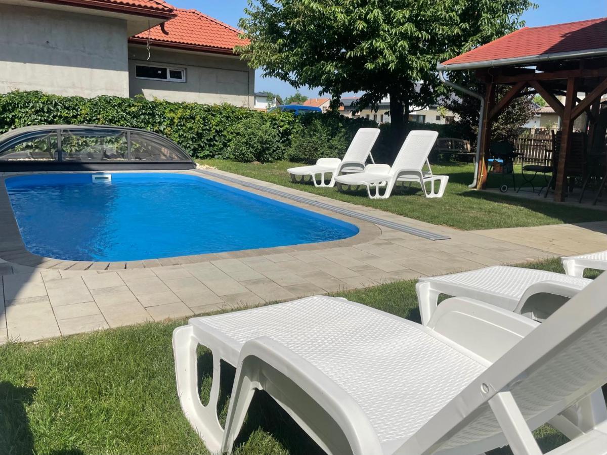 Villa Lili Apartments Balatonkeresztúr Eksteriør bilde