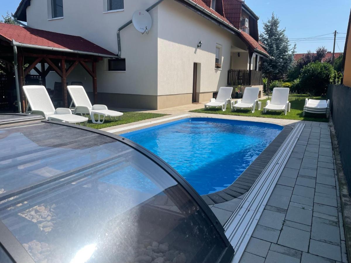 Villa Lili Apartments Balatonkeresztúr Eksteriør bilde