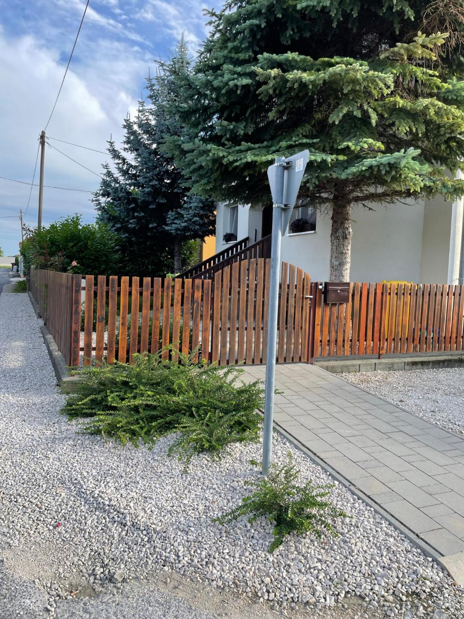 Villa Lili Apartments Balatonkeresztúr Eksteriør bilde
