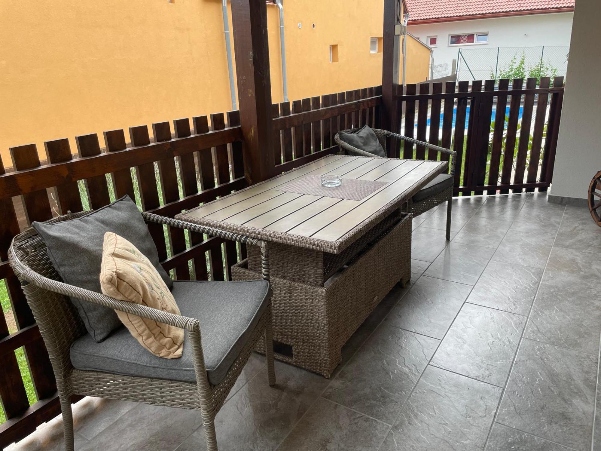 Villa Lili Apartments Balatonkeresztúr Eksteriør bilde