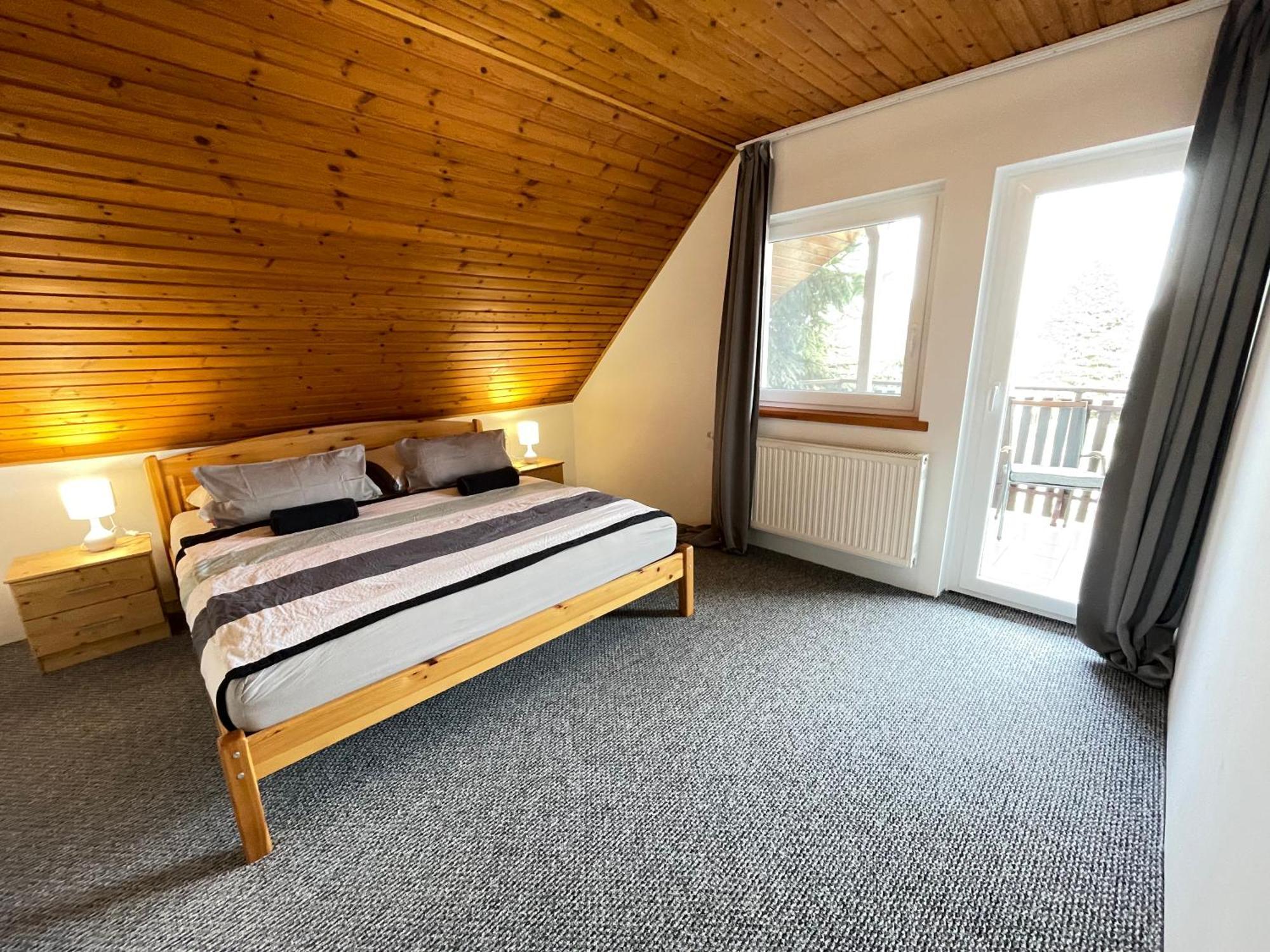 Villa Lili Apartments Balatonkeresztúr Eksteriør bilde